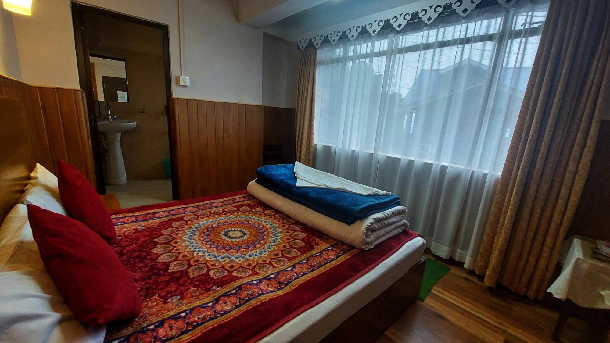 Indivar Homestay Дарджилинг Экстерьер фото