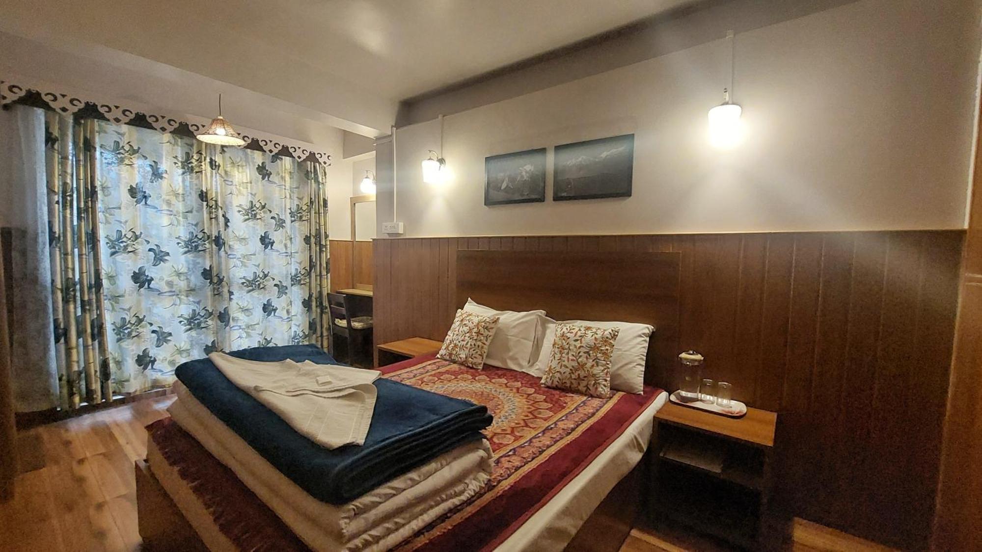 Indivar Homestay Дарджилинг Экстерьер фото
