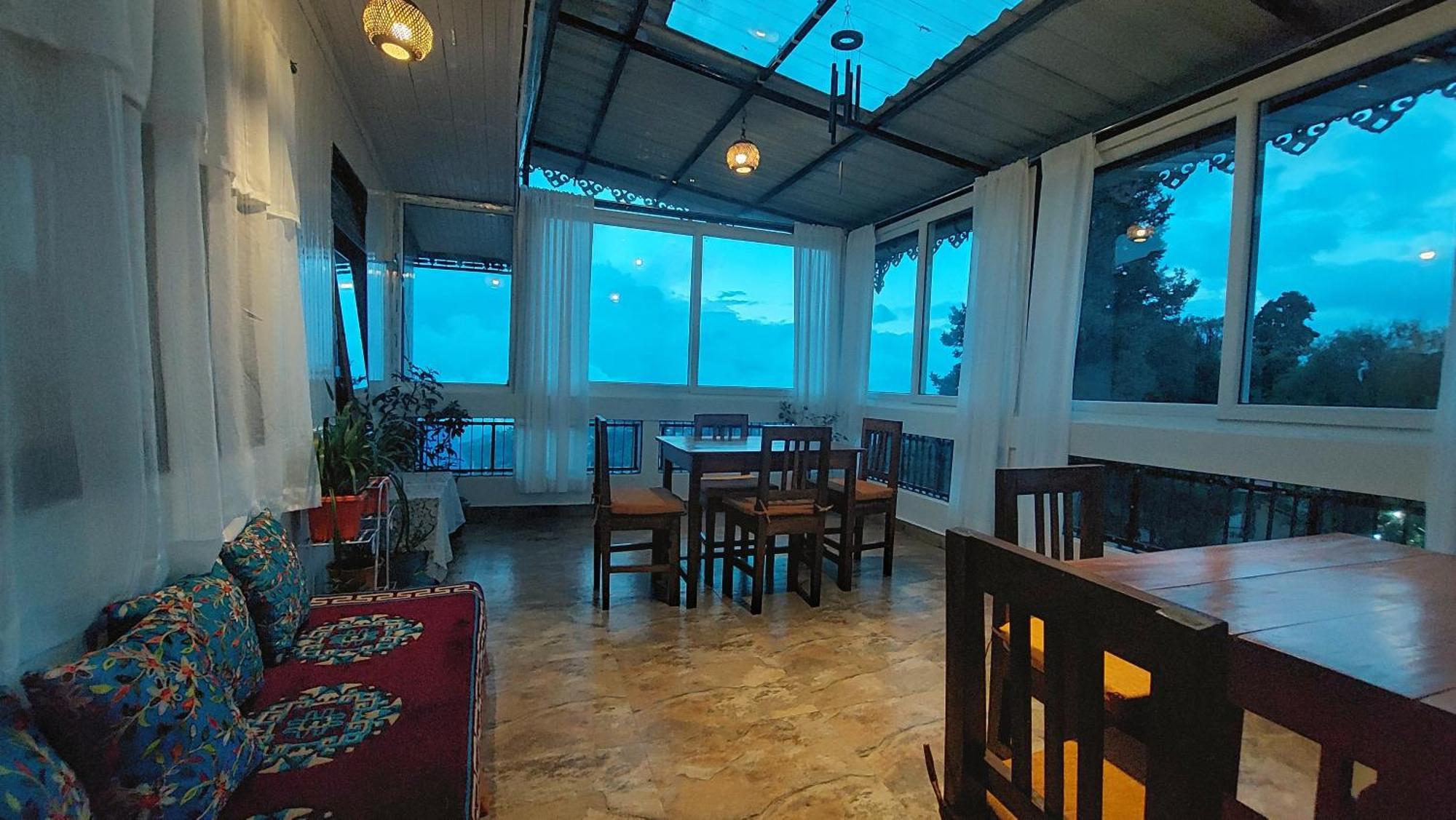 Indivar Homestay Дарджилинг Экстерьер фото
