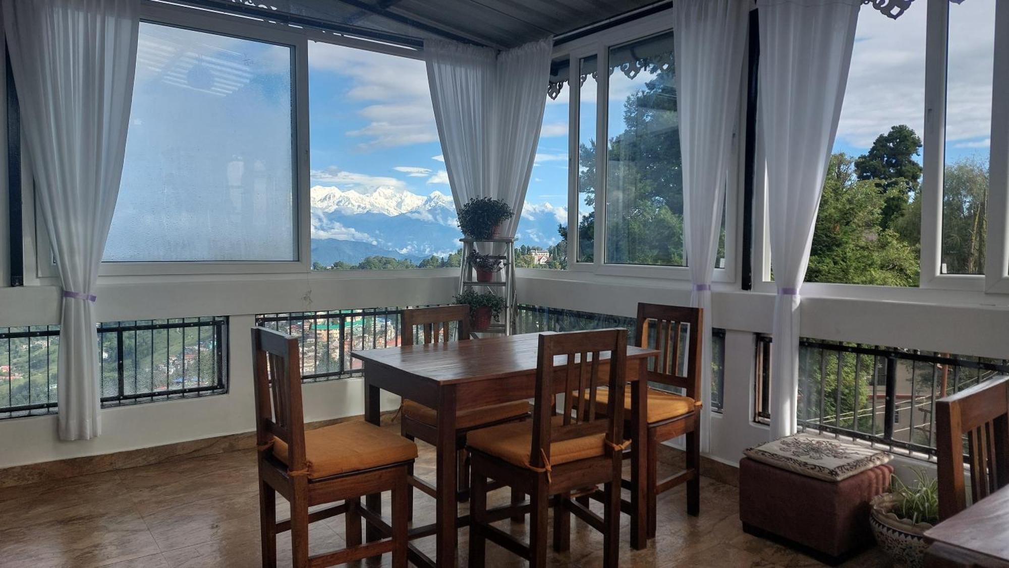 Indivar Homestay Дарджилинг Экстерьер фото